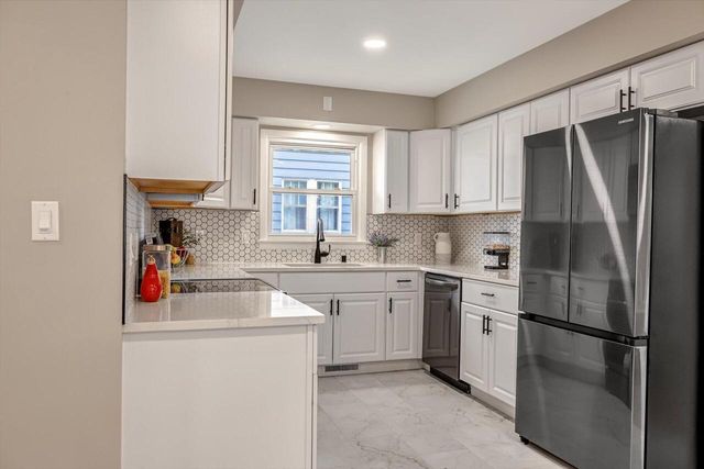 1207 S 98th STREET, West Allis, WI 53214