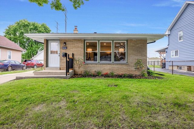 1207 S 98th STREET, West Allis, WI 53214