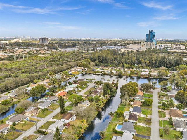 5710 SW 54th Court, Davie, FL 33314