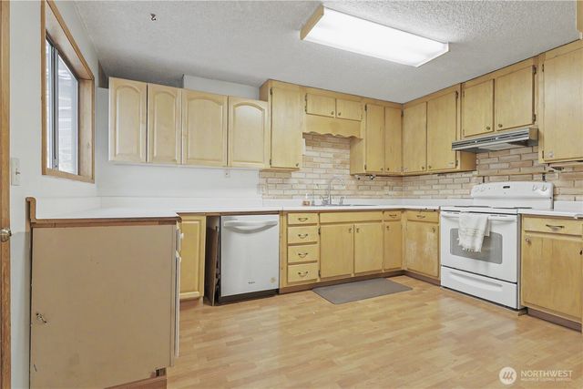 8411 SW 173rd Avenue, Rochester, WA 98579