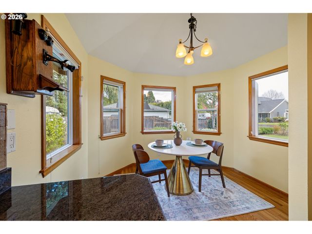2990 GILHAM Rd, Eugene, OR 97408