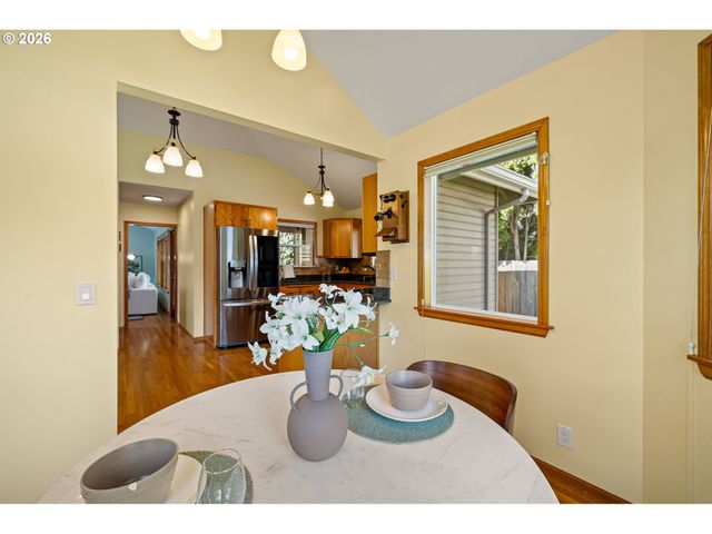 2990 GILHAM Rd, Eugene, OR 97408