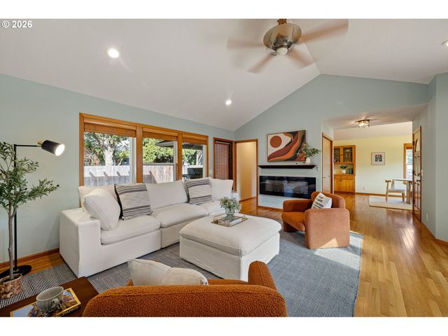 2990 GILHAM Rd, Eugene, OR 97408