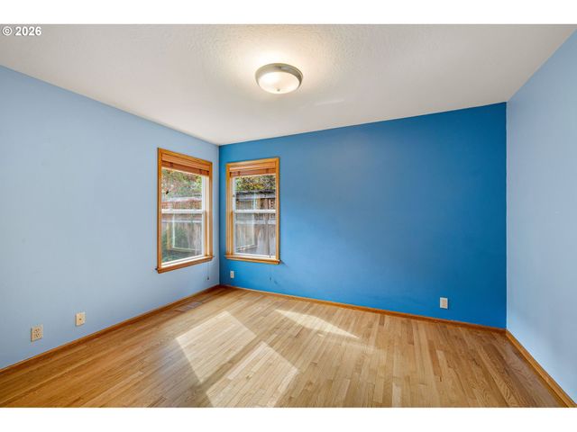 2990 GILHAM Rd, Eugene, OR 97408
