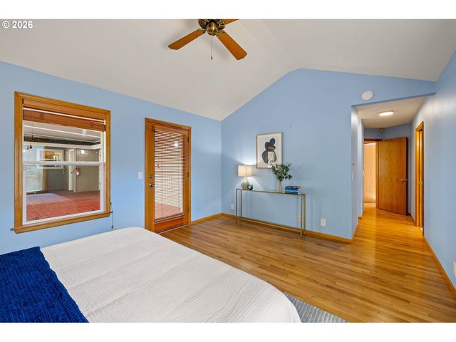 2990 GILHAM Rd, Eugene, OR 97408