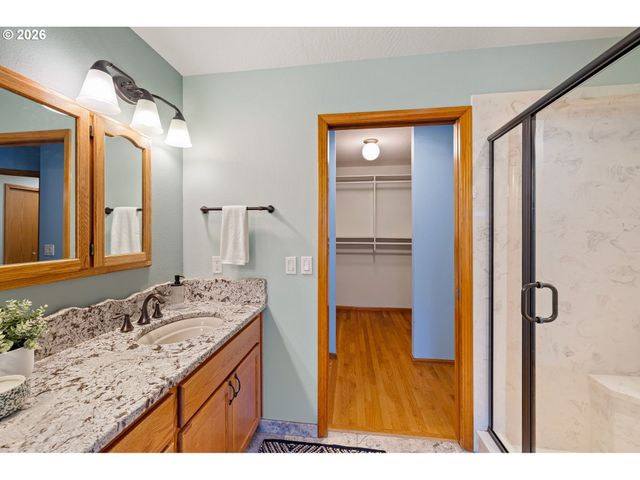 2990 GILHAM Rd, Eugene, OR 97408