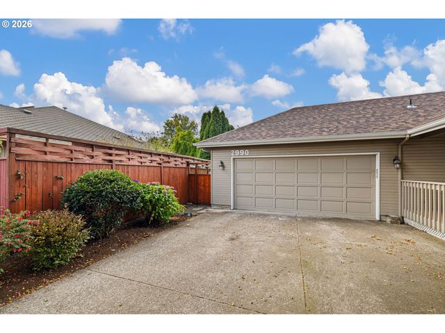 2990 GILHAM Rd, Eugene, OR 97408