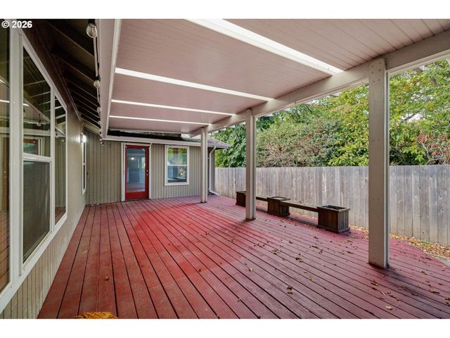 2990 GILHAM Rd, Eugene, OR 97408
