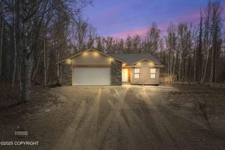7177 N Paw Street, Wasilla, AK 99654