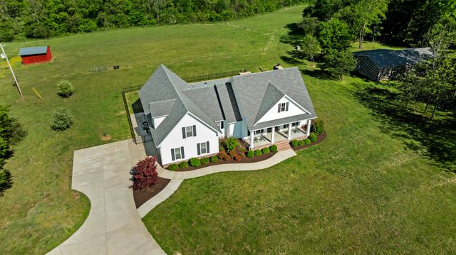 9043 Cross Plains Rd, White House, TN 37188