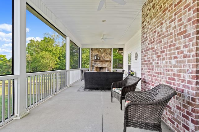9043 Cross Plains Rd, White House, TN 37188