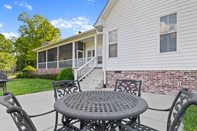 9043 Cross Plains Rd, White House, TN 37188