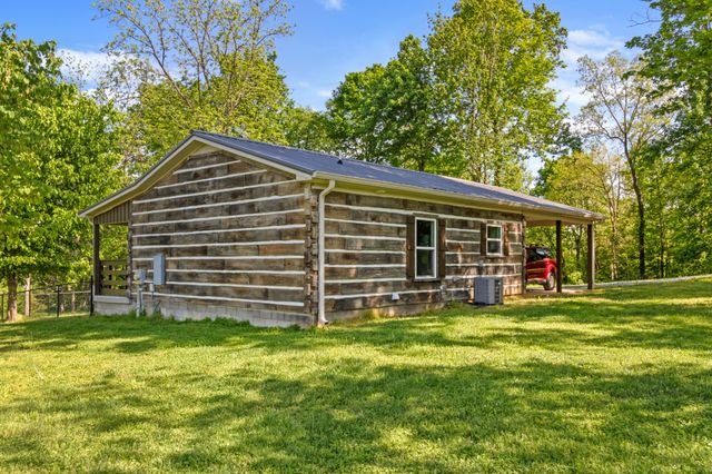 9043 Cross Plains Rd, White House, TN 37188