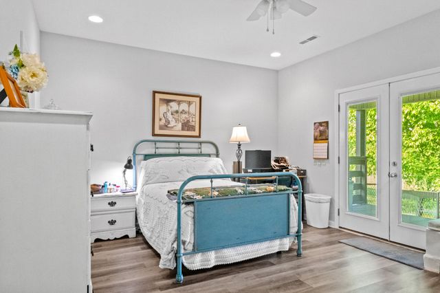 9043 Cross Plains Rd, White House, TN 37188
