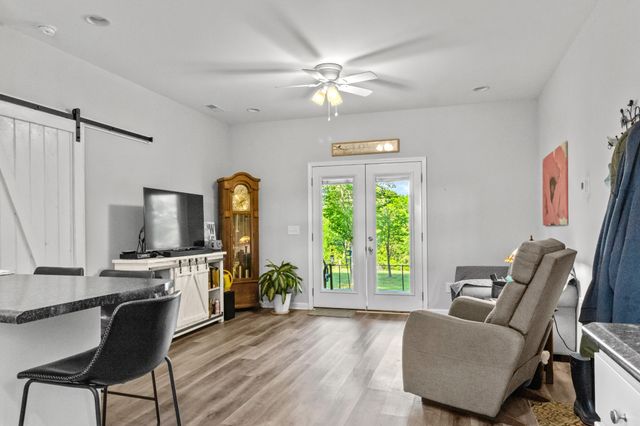 9043 Cross Plains Rd, White House, TN 37188