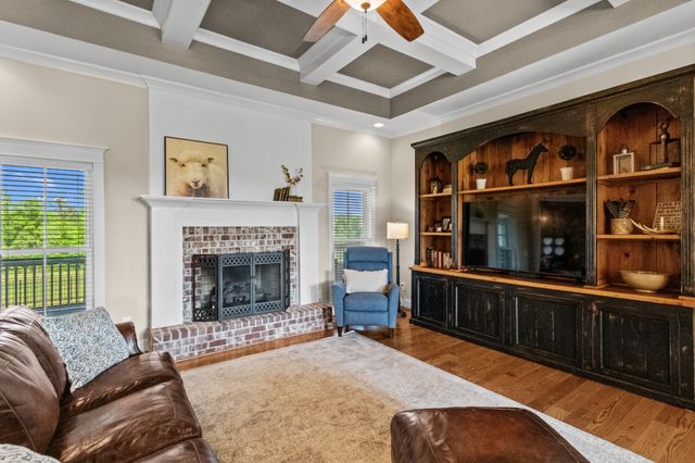 9043 Cross Plains Rd, White House, TN 37188
