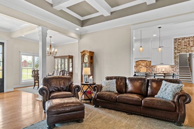 9043 Cross Plains Rd, White House, TN 37188