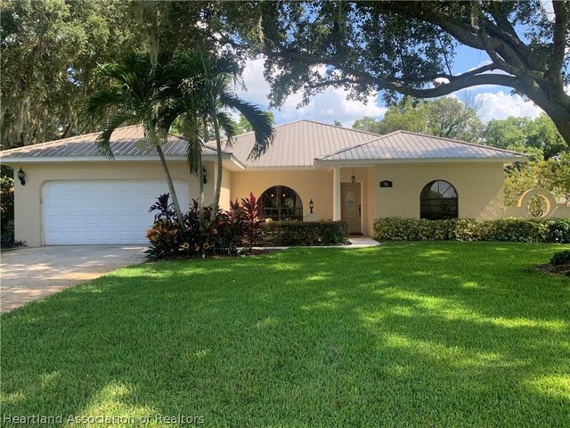 26 Meadowlake Circle S, Lake Placid, FL 33852