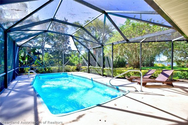 26 Meadowlake Circle S, Lake Placid, FL 33852