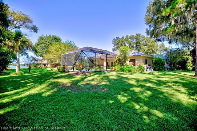 26 Meadowlake Circle S, Lake Placid, FL 33852