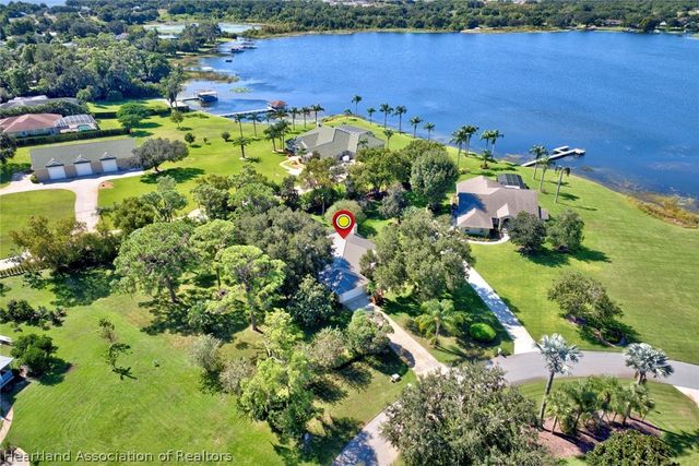 26 Meadowlake Circle S, Lake Placid, FL 33852