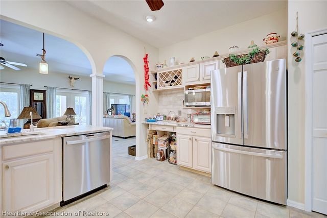 26 Meadowlake Circle S, Lake Placid, FL 33852