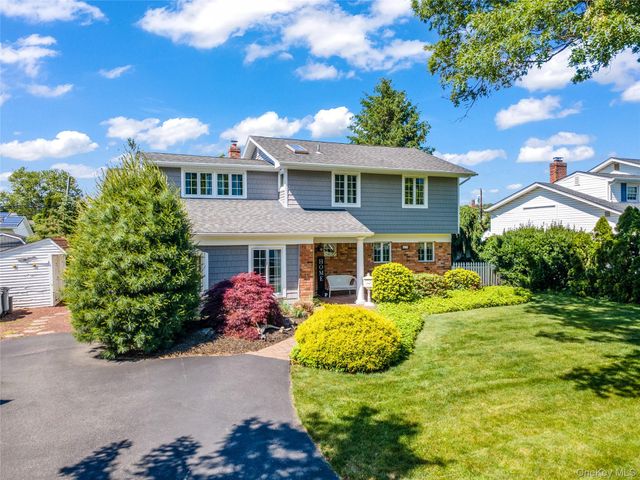 17 Glen Lane, Kings Park, NY 11754