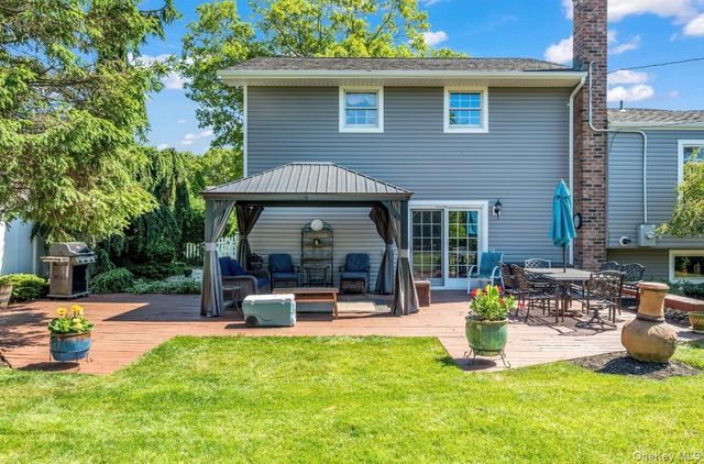 17 Glen Lane, Kings Park, NY 11754