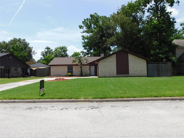 1814 Chart Dr Drive, Crosby, TX 77532