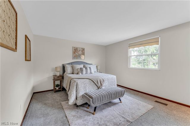 47 Southwick Drive, Bedford, OH 44146