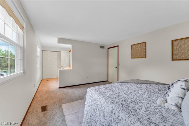 47 Southwick Drive, Bedford, OH 44146