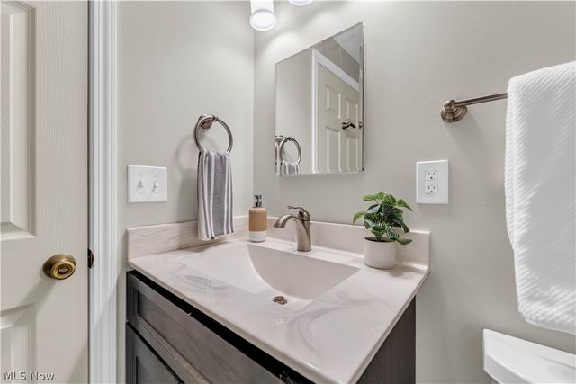 47 Southwick Drive, Bedford, OH 44146