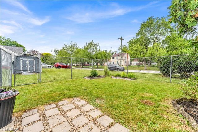 47 Southwick Drive, Bedford, OH 44146