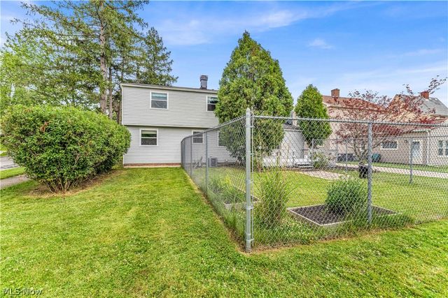 47 Southwick Drive, Bedford, OH 44146