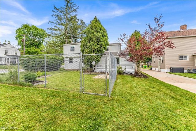 47 Southwick Drive, Bedford, OH 44146