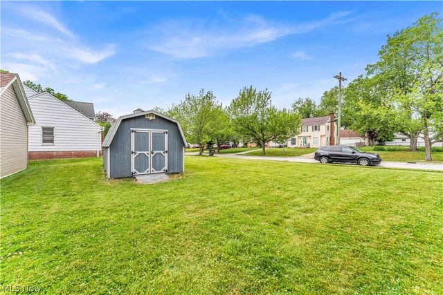 47 Southwick Drive, Bedford, OH 44146