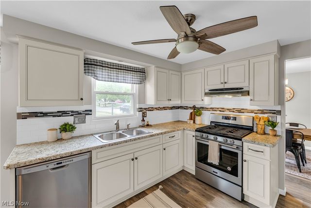 47 Southwick Drive, Bedford, OH 44146