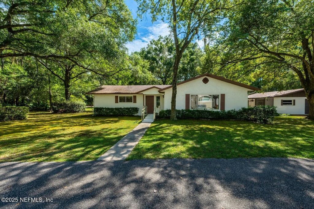 878 CHAMPION Way, Jacksonville, FL 32221
