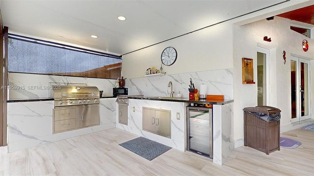 2340 SW 139th Ave, Miami, FL 33175