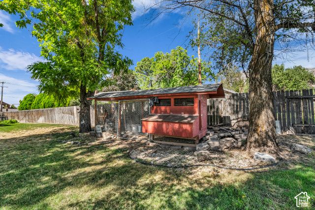 2282 FRUITLAND DR, North Ogden, UT 84414