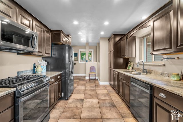2282 FRUITLAND DR, North Ogden, UT 84414