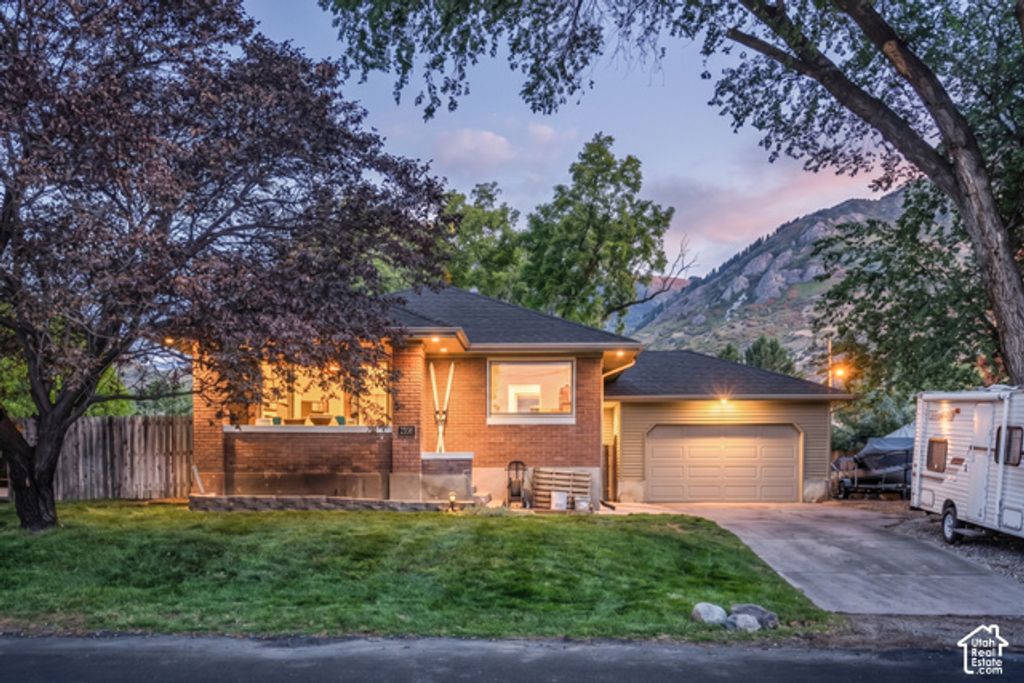2282 FRUITLAND DR, North Ogden, UT 84414