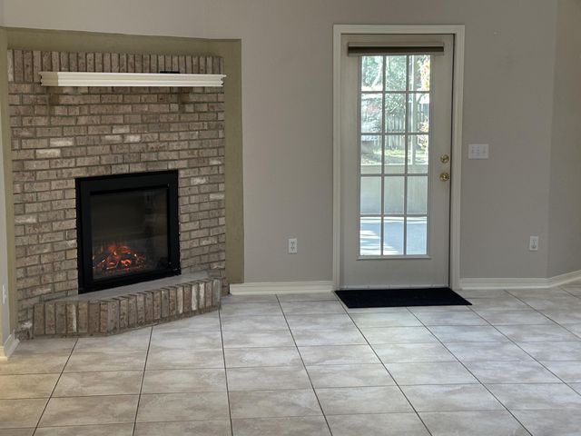 1933 Sparrow Lane, Navarre, FL 32566