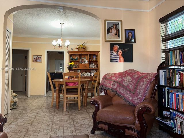 1352 SW 16th St, Miami, FL 33145