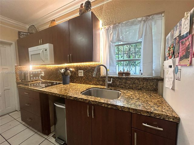 1352 SW 16th St, Miami, FL 33145