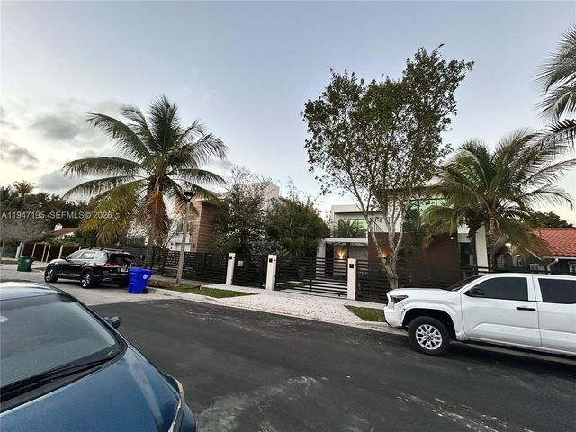 1352 SW 16th St, Miami, FL 33145