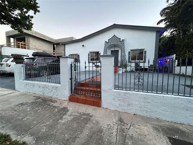 1352 SW 16th St, Miami, FL 33145