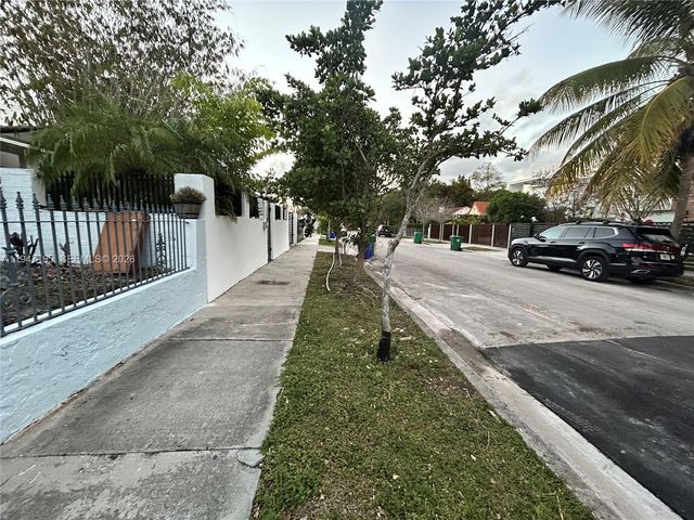 1352 SW 16th St, Miami, FL 33145