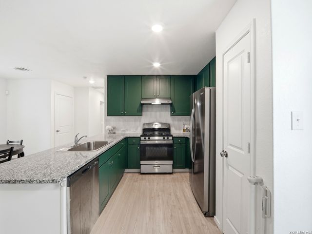 8027 Serro Medina, San Antonio, TX 78252