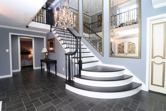 611 Bunker Hill Avenue, Waterbury, CT 06708